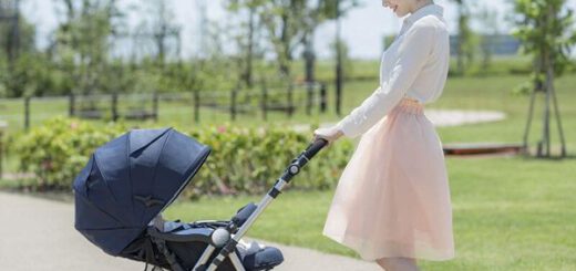 Trẻ em mấy tháng tuổi thì mẹ có thể cho bé ngồi xe đẩy em bé?